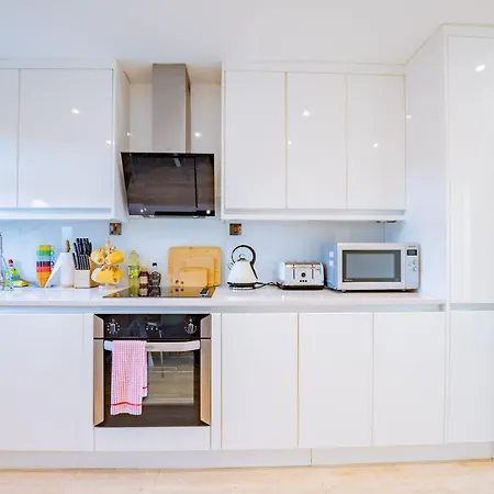 Centre House With Parking * Galway