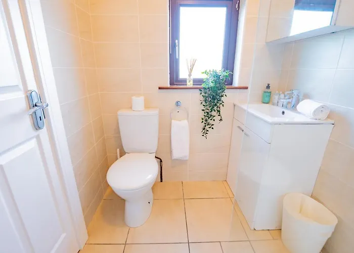 Centre House With Parking Feriehus