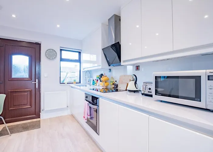 Centre House With Parking Feriehus