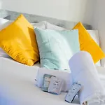 Centre House With Parking 펜션 골웨이