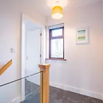 Central Galway House - Private Parking - Sleeps 7 * Galway
