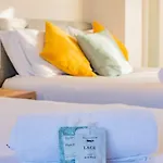 Semesterbostad Central Galway House - Private Parking - Sleeps 7 Galway