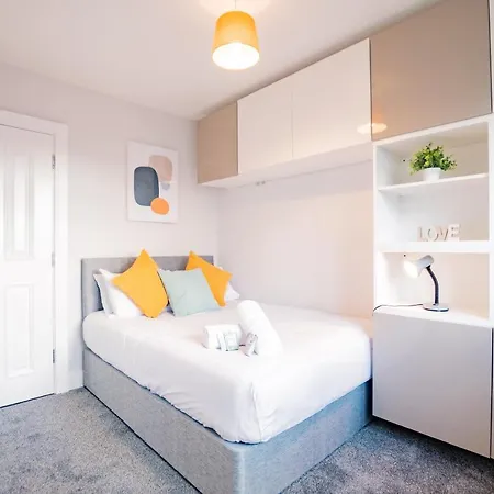 بيت للعطل Centre House With Parking غالواي