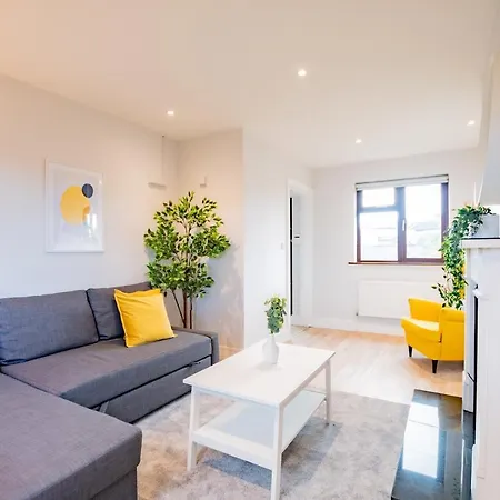Centre House With Parking Holiday home Galway